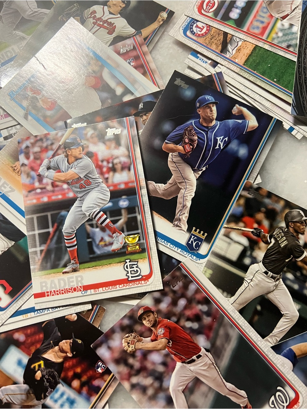 Assorted Baseball Trading Cards - Multi-Color Lot - Picture 7 of 8